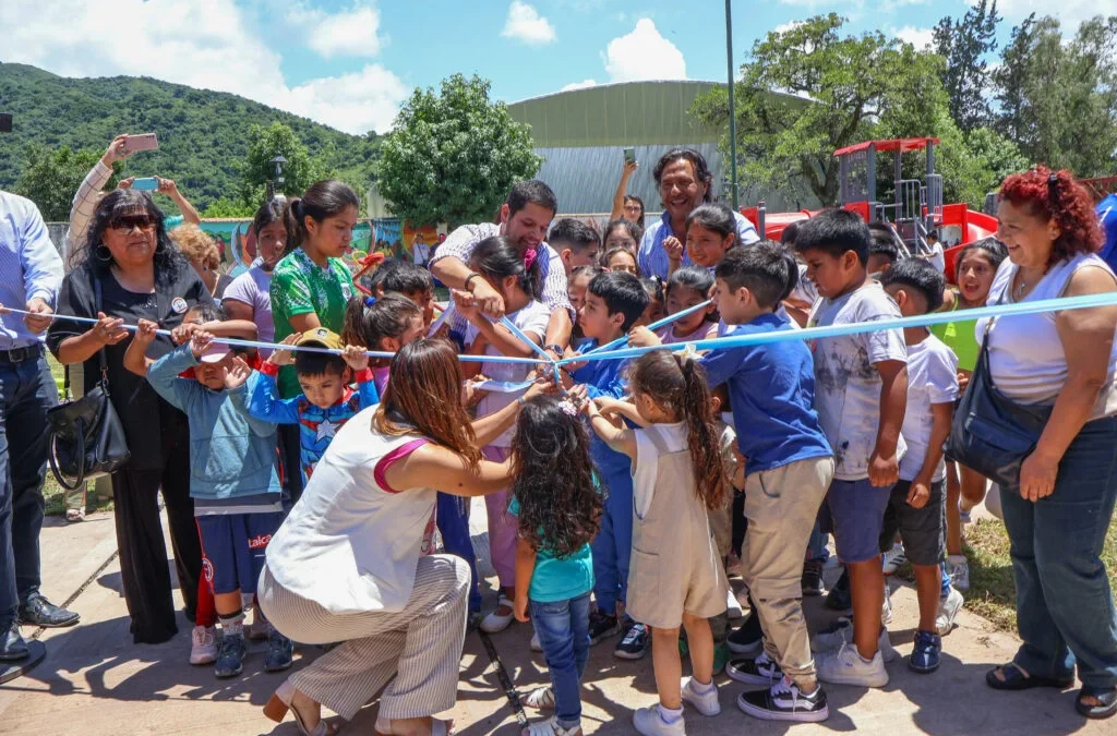 Campo Quijano: avanza la infraestructura pública: inauguración de pavimento y remodelación de la Plaza Martín Fierro